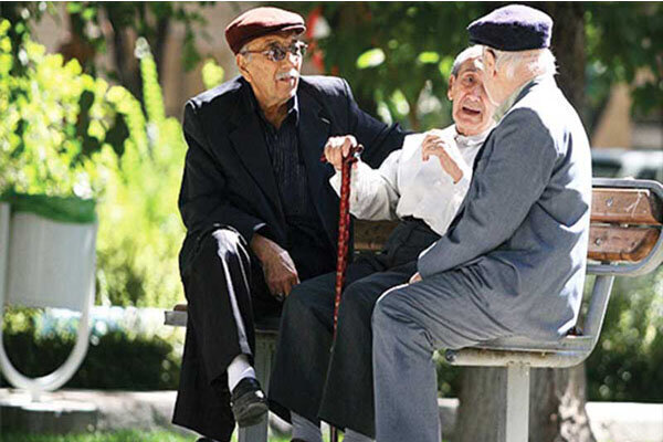 سن امید زندگی در ایران ۲۰ سال افزایش یافت / میزان فقر در سالمندان چقدر است؟