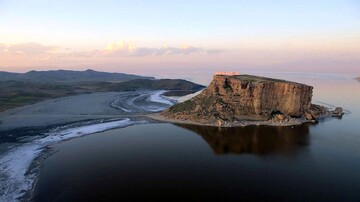 نجات دریاچه ارومیه از خشک شدن / تلاش برای انتقال۶٠٠ میلیون مترمکعب آب توسط تونل زاب