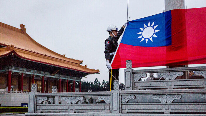 چین: مشکل تایوان را با زور حل می‌کنیم
