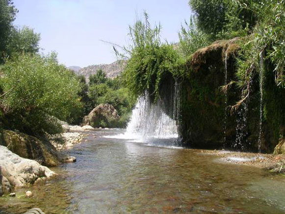 آرپناه لالی ؛  آبشاری دلپذیر در خوزستان 