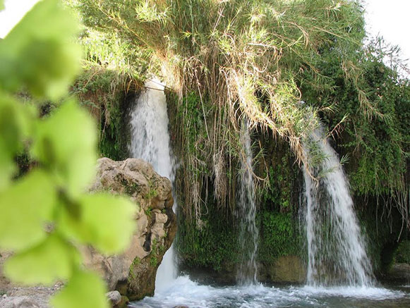 آرپناه لالی ؛  آبشاری دلپذیر در خوزستان 