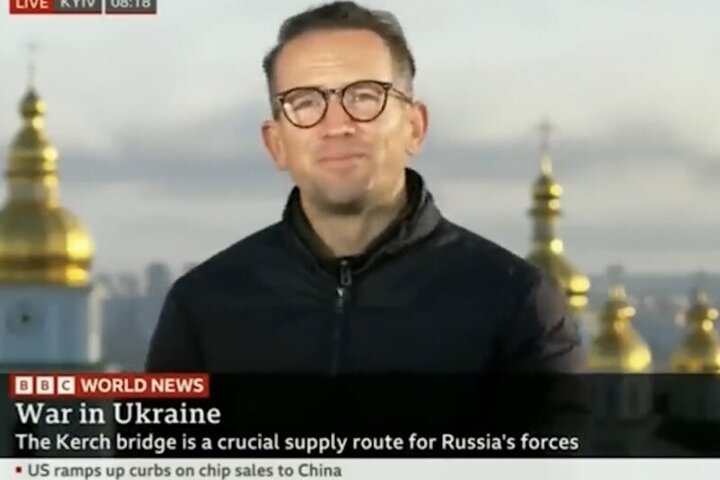 ترس شدید و فرار خبرنگار اوکراینی از موشک‌های روسی در حین پخش زنده + فیلم