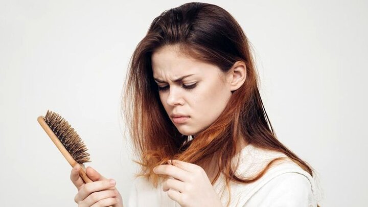 چند ترفند خانگی برای کنترل چربی موهای سر