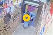 نجات لحظه آخری یک جوان از لحظه سقوط آسانسور در روسیه + فیلم