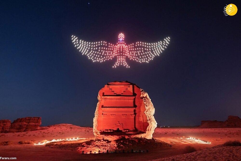 نمایش خیره کننده ۴۰۰ پهپاد در آسمان عربستان