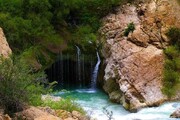 آبشاری زیبا در دل غارهای سمیرم