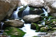 آبشاری زیبا در دل صخره‌های سمیرم