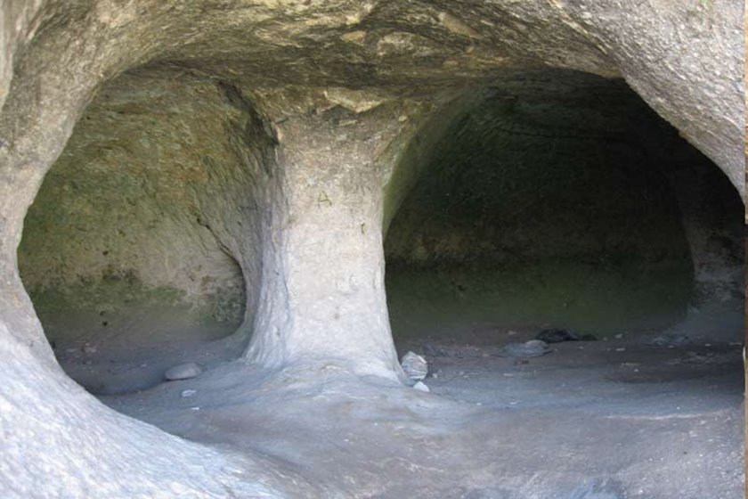 دهکدهای سنگی با معماری باستانی در بیلهسوار