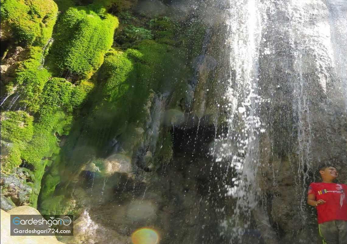 آبشاری در دل جنگل‌های کازرون 