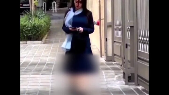 کشف حجاب علنی و عجیب خانم مجری تلویزیون در خیابان های تهران! + ممنوع الکار می شود؟ فیلم