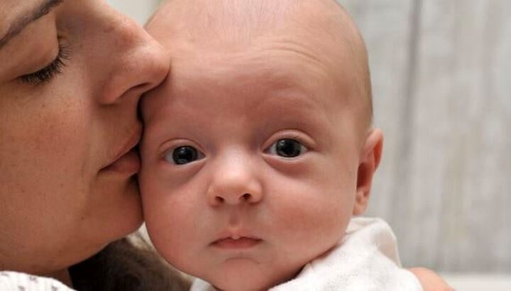 علت بوی خوش بدن نوزاد کشف شد + فواید