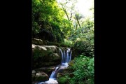 آبشاری چشم‌نواز در دل ارتفاعات رامیان