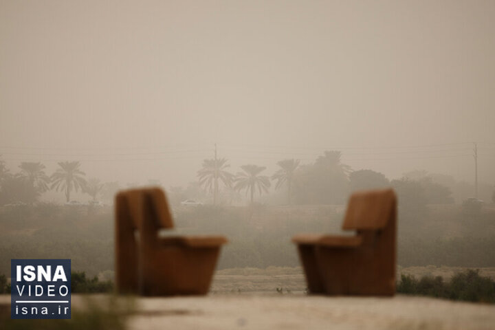 گرد و غبار شدید در اهواز بعد از اولین بارش پاییزی / فیلم