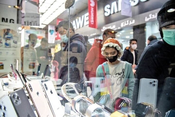 قیمت روز انواع گوشی‌ سامسونگ و آیفون در بازار / آیفون ۱۳به ۷۰ میلیون رسید