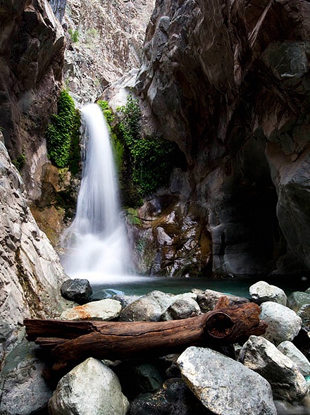 دره گلم ؛ آبشاری حیرت‌انگیز در دل جیرفت 