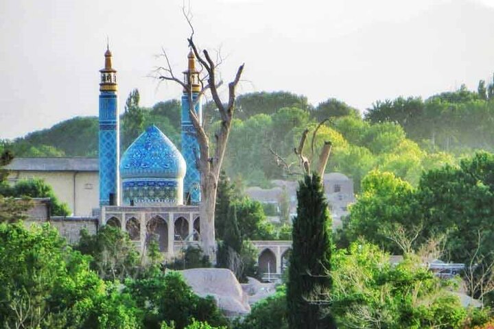 مسجدی با قدمت ۸۰۰ سال در دل راین