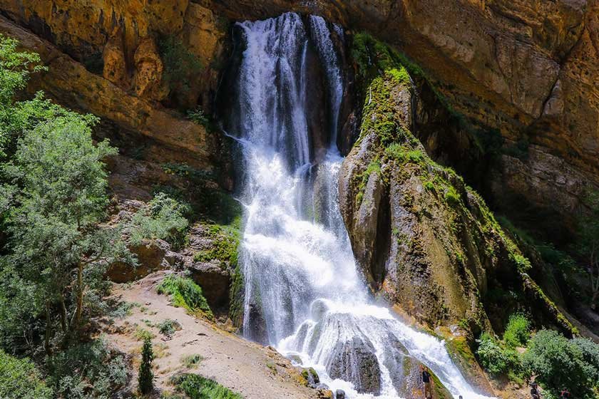 آب سفید ؛ زیباترین چشمه ایران از دید آلمانی‌ها 