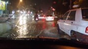 آبگرفتگی شدید خیابان‌های کرج درپی بارش شدید باران + فیلم