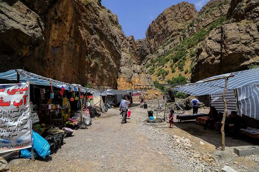 آب سفید؛ آبشاری دیدنی در دل الیگودرز