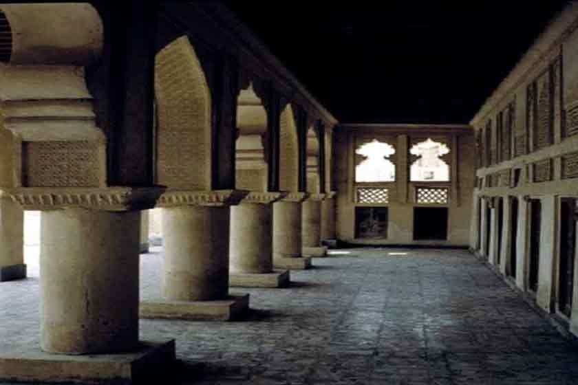 از مسجد ملک بن عباس چه می‌دانید؟ 