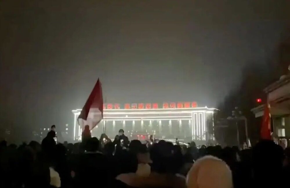 شورش جوانان در چین / اعتراضات به دانشگاه‌ها رسید