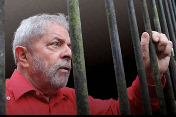 تلاش رئیس جمهور برزیل برای آزادی آسانژ