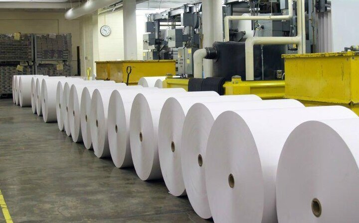 هزینه بالای تولید کاغذ در کشور / هر برگه A۴ حدود ۲۰ لیتر آب مصرف می کند