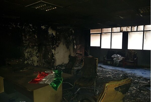 آتش‌سوزی دفتر بسیج دانشجویی دانشگاه شریف توسط عوامل ناشناس + عکس