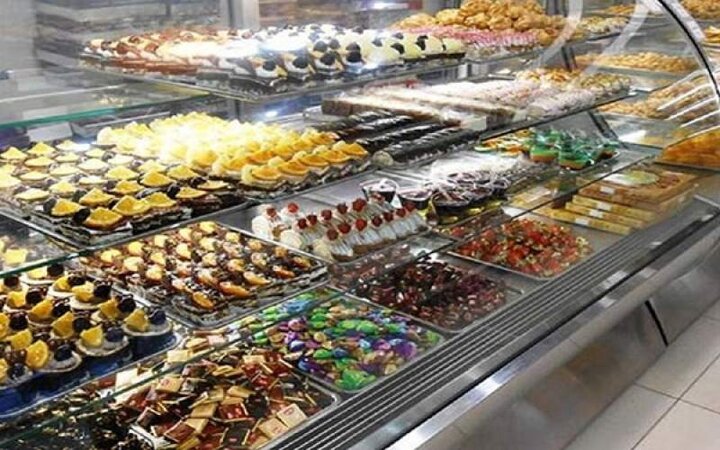 قیمت شیرینی در شب یلدا چقدر گران می شود؟ / هرکیلو شیرینی‌تر و پاپیونی و دانمارکی چند؟ 