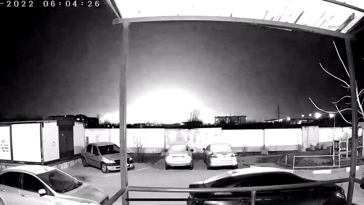 لحظه حمله به فرودگاه ساراتوف روسیه با هواپیما بدون سرنشین / فیلم