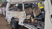تصادف هولناک ون با تریلر در پاکستان/۱۱ نفر کشته و زخمی شدند