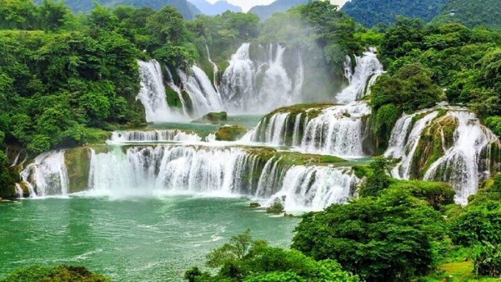 قدرتمندترین آبشار اروپا کجا قرار دارد؟ + فیلم باورنکردنی