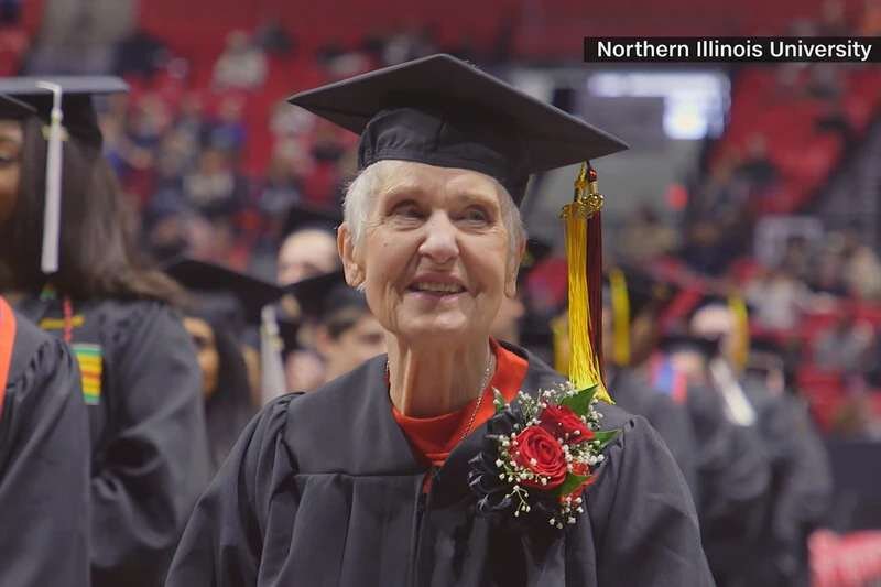 زنی ۹۰ ساله که پس از ۷۱ سال فارغ التحصیل شد!