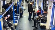 ویدیو هولناک از لحظه خفت گیری مسافر مترو با چاقو