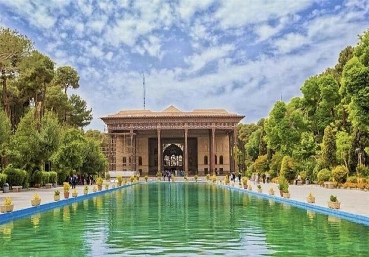 ساعات بازدید کاخ چهلستون اصفهان