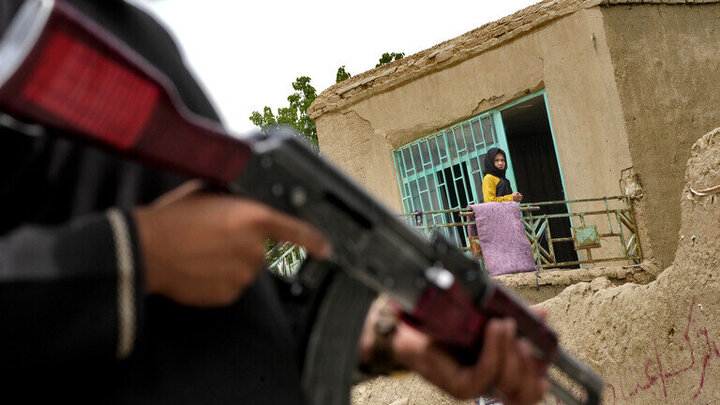 طالبان کارکردن زنان را هم ممنوع کرد