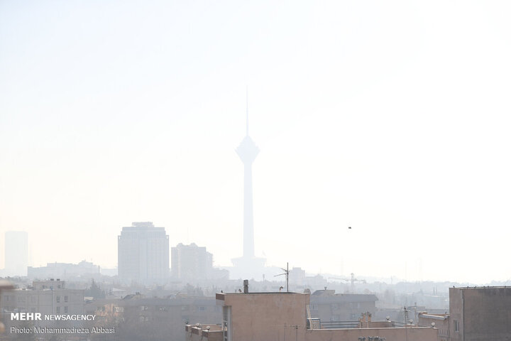 هشدار به شهروندان تهرانی | قرار گرفتن هوای پایتخت در مرز وضعیت قرمز 