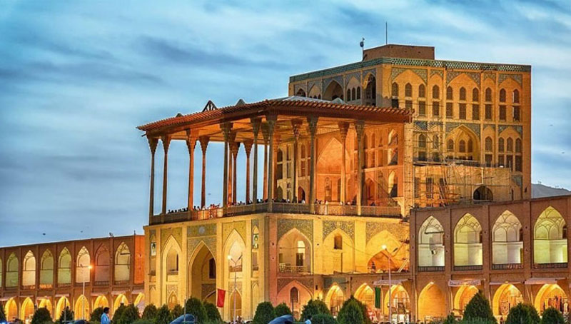 زیباترین بناهای تاریخی میدان نقش جهان اصفهان