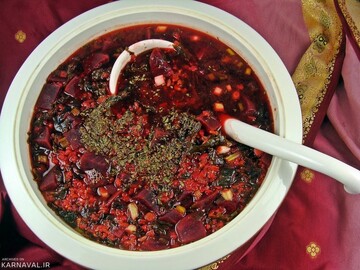 آش‌ها و غذاهای آبدار اصفهان چیست؟