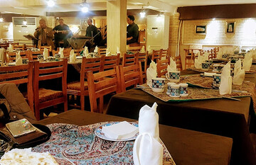 کجای شیراز غذای محلی بخوریم؟