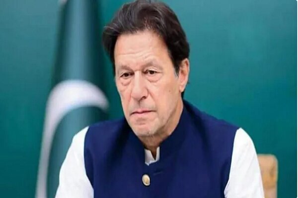 حکم بازداشت نخست‌وزیر سابق پاکستان و چند تن دیگر صادر شد