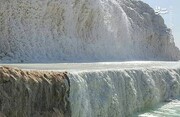 تنها آبشار نمکی دنیا در اصفهان + فیلم دیده نشده | "آبشار پتاس"  کجا قرار دارد؟ + آدرس و لوکیشن