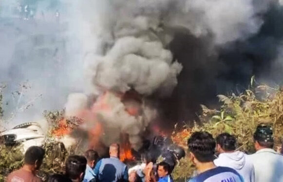 مرگ دلخراش بیش از ۴۰ شهروند درپی سقوط هواپیمای مسافربری در نپال + فیلم