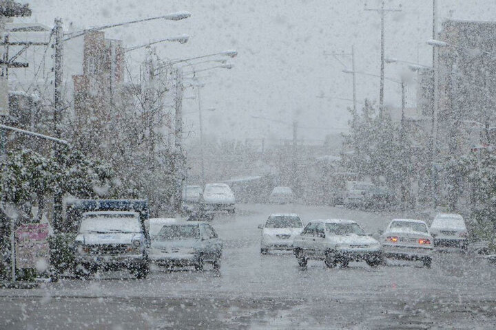 بارش برف سنگین در همدان + ارتفاع برف به بیش از ۳۰ سانت رسید! + فیلم