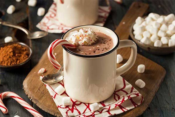 طرز تهیه شکلات داغ یا هات چاکلت در خانه + بهترین کافی شاپ در تهران