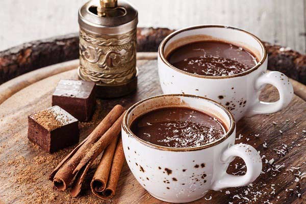 طرز تهیه شکلات داغ یا هات چاکلت در خانه + بهترین کافی شاپ در تهران
