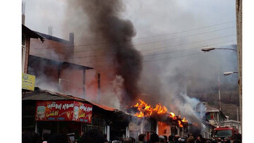 جزئیات وقوع آتش سوزی ۱۰ مغازه در سوادکوه