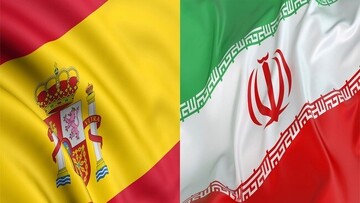 سلام تشریفاتی سفیر ایران در کاخ اسپانیا حاشیه ساز شد / فیلم