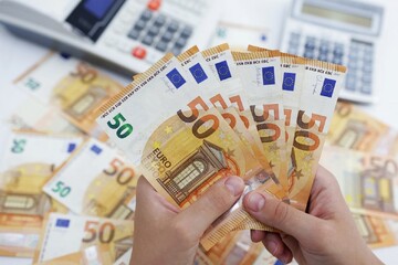 چگونه با کارت ملی ۵۰۰۰ یورو و دلار بگیریم؟ + شرایط
