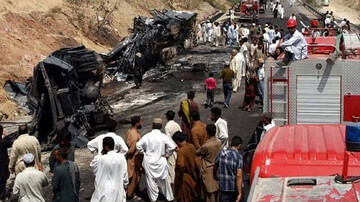 مرگ دلخراش ۳۹ شهروند درپی تصادف مرگبار اتوبوس در بلوچستان + فیلم